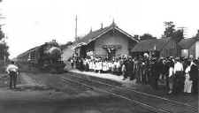 Sta-CI-1stTrain-PennSta-1910.jpg (46164 bytes)